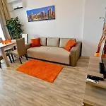 Summerland Sea View Exclusive Apartment - Mamaia